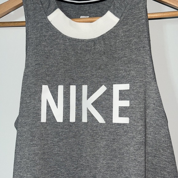 Nike Top - Picture 2 of 4